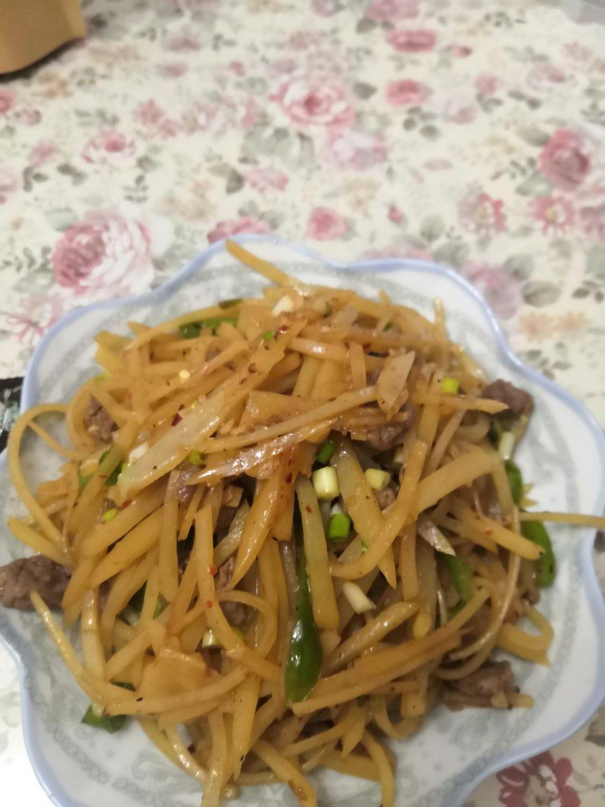 超级下饭，永远吃不腻的土豆丝炒肉