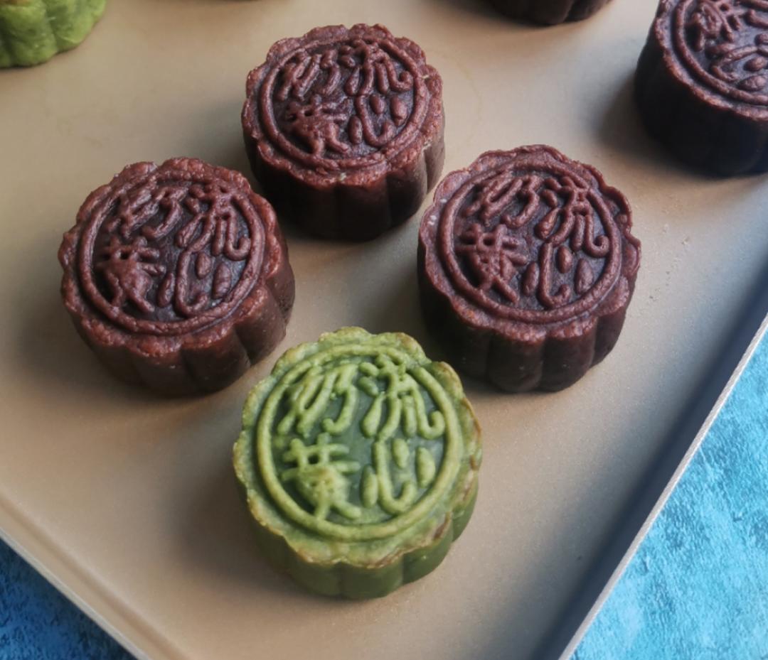 巧克力奶黄流心月饼