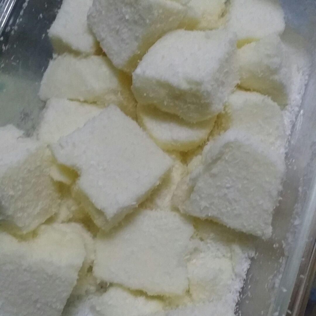 完胜85度C牛奶椰丝小方
