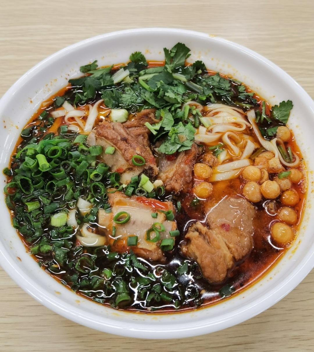 红烧排骨面、牛腩面