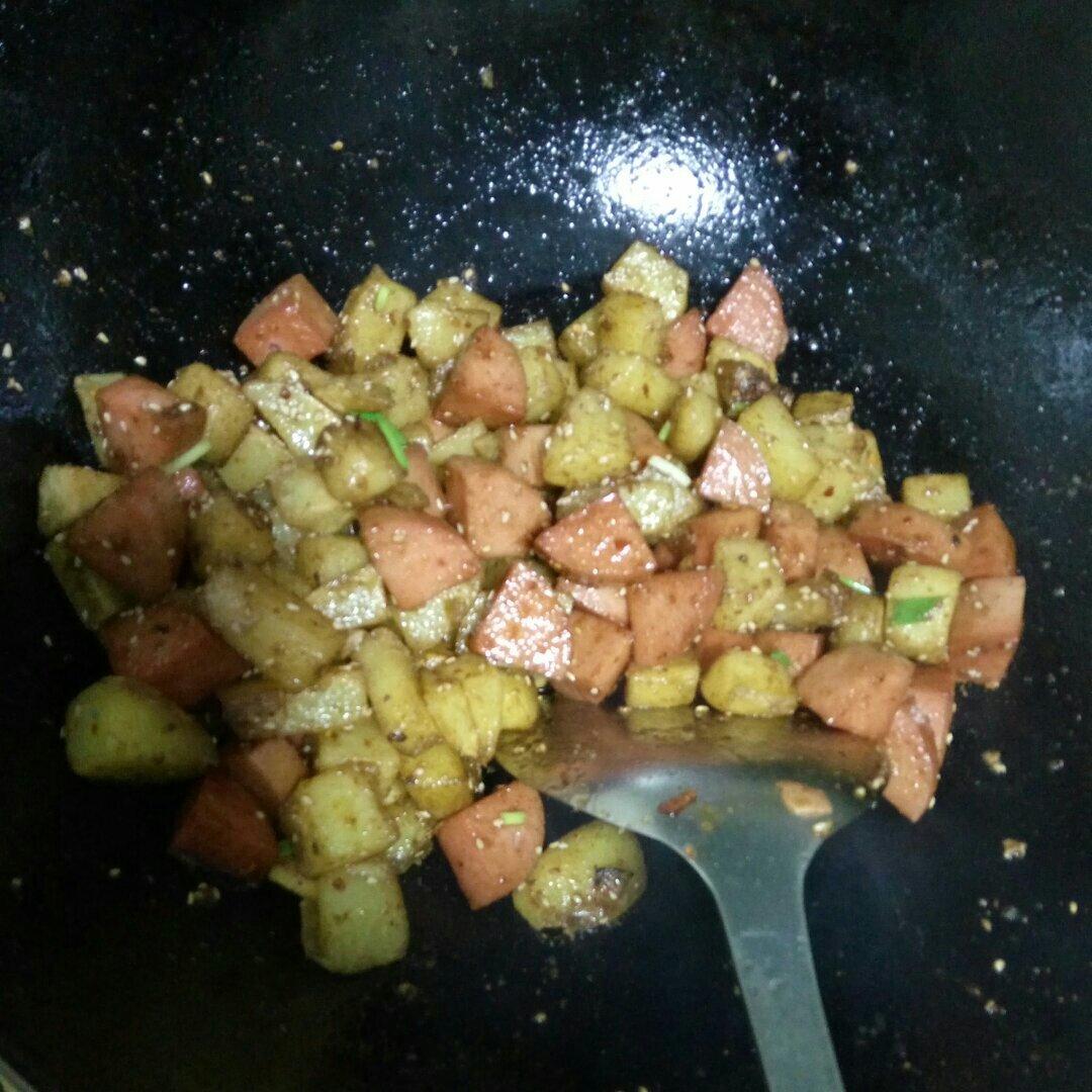 孜然火腿土豆丁