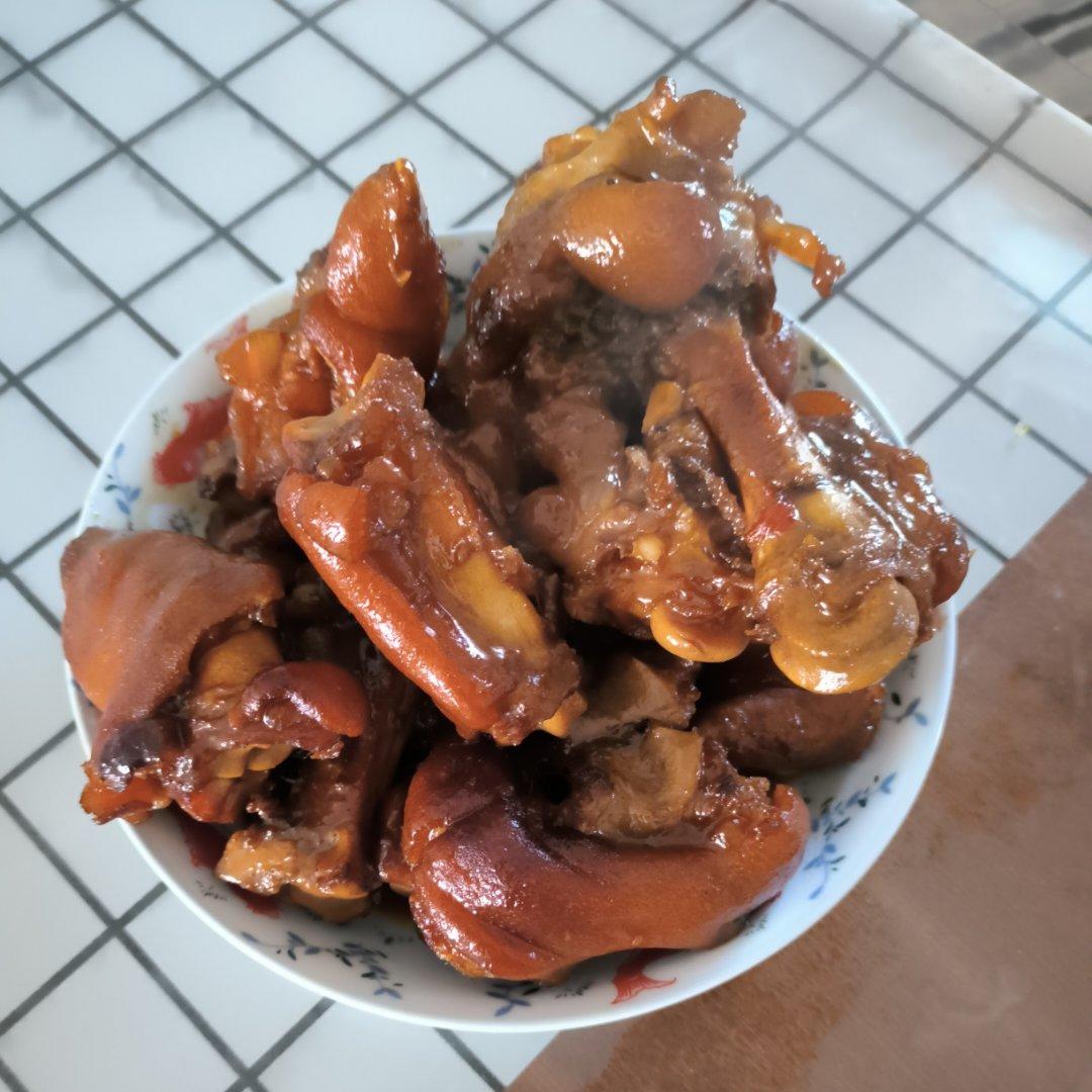美味的家常菜：红烧猪蹄