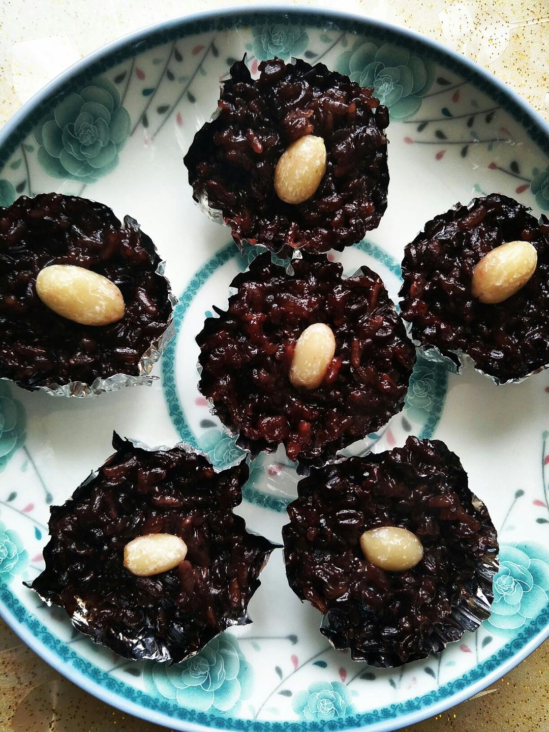 青丘白凤鸟做的黑米糕