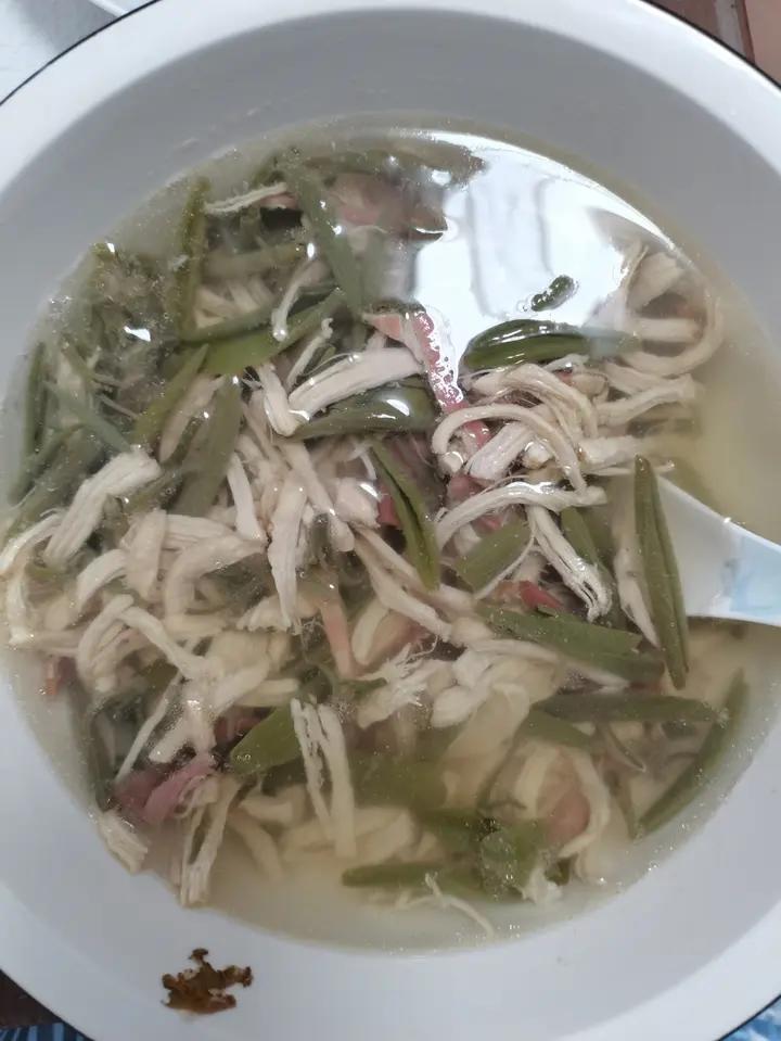 堂妈小厨——鸡丝莼菜汤