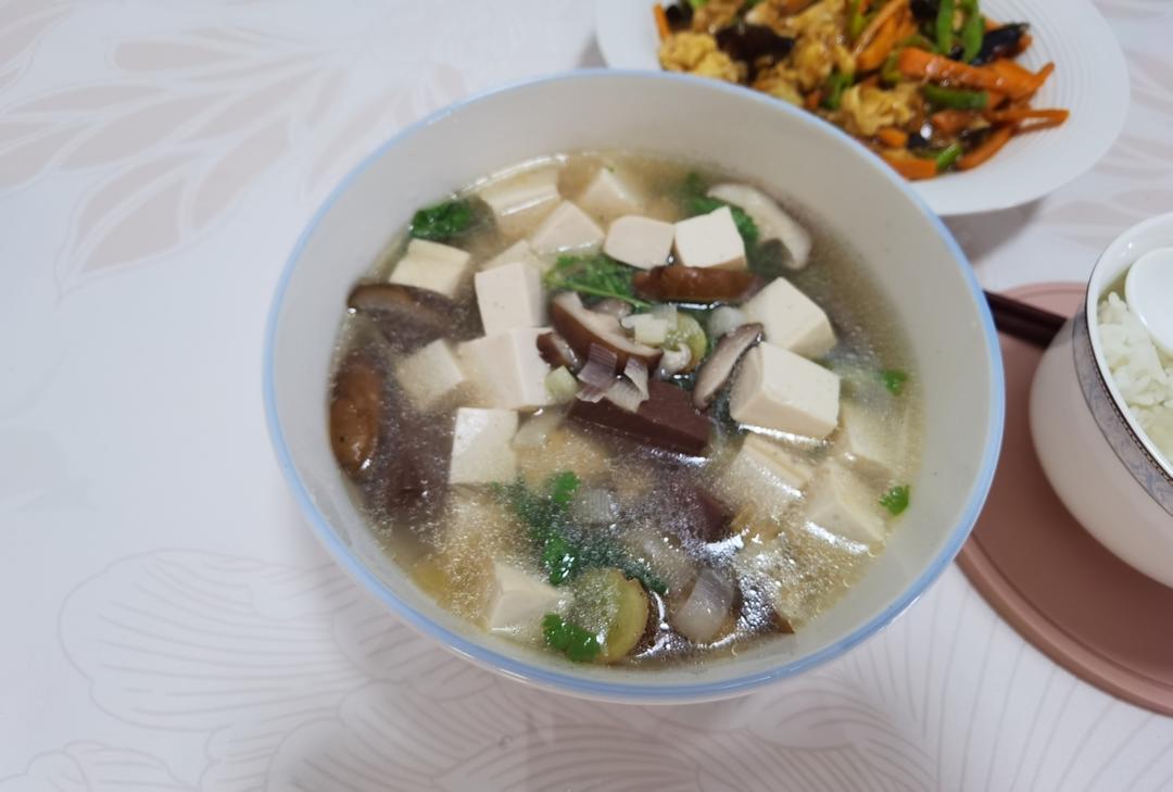 鸭血豆腐汤