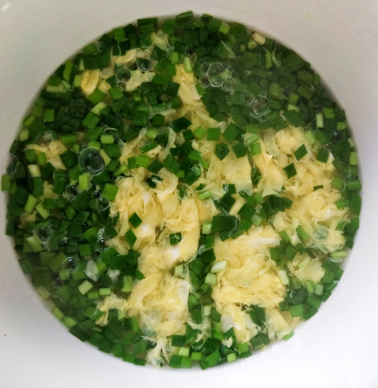 做好一碗韭菜蛋花汤（附蛋花方法）的做法 步骤6