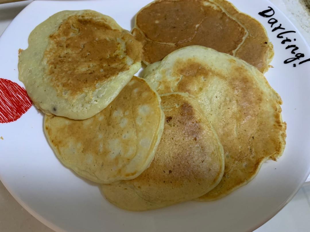 【减脂早餐】无油香蕉松饼（超简单）