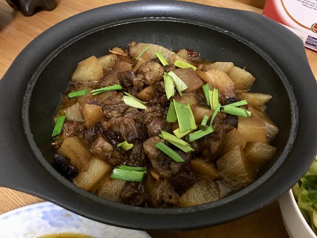 牛肉萝卜煲