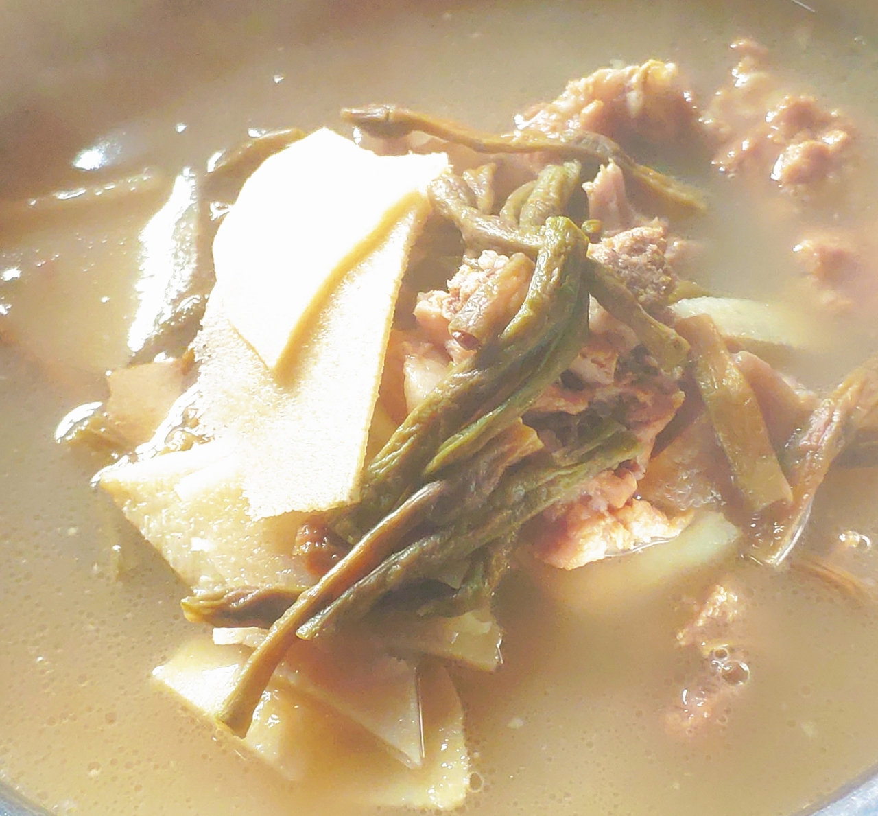 冬季暖胃干豇豆笋子汤