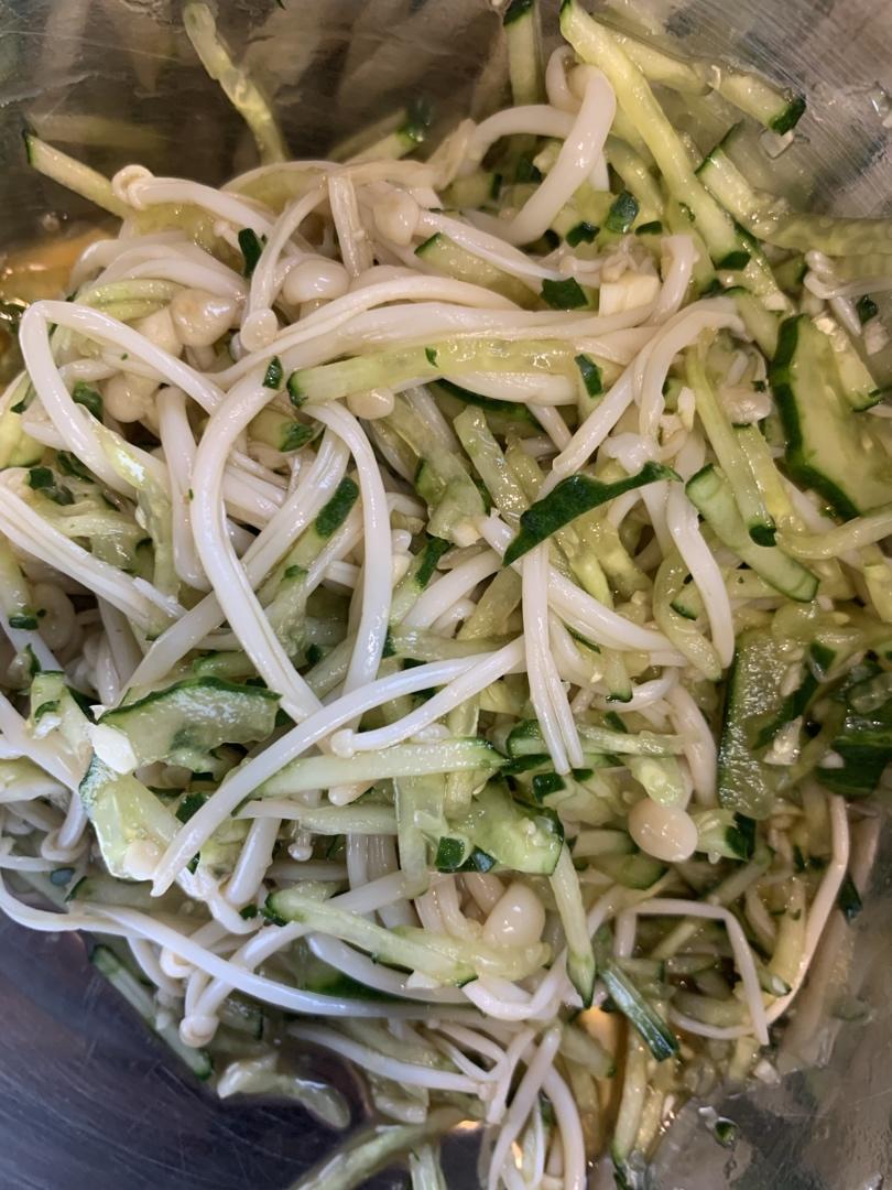 爽口金针菇拌黄瓜🥒