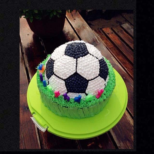 足球生日蛋糕的做法