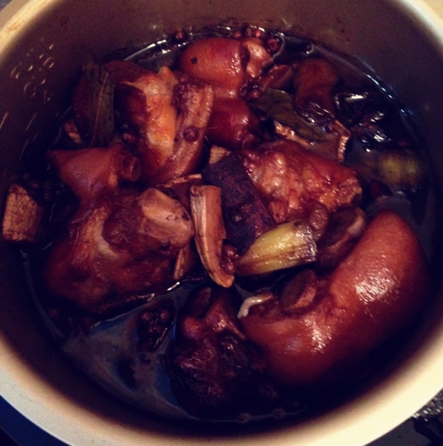 老丁的私房菜－红烧猪蹄