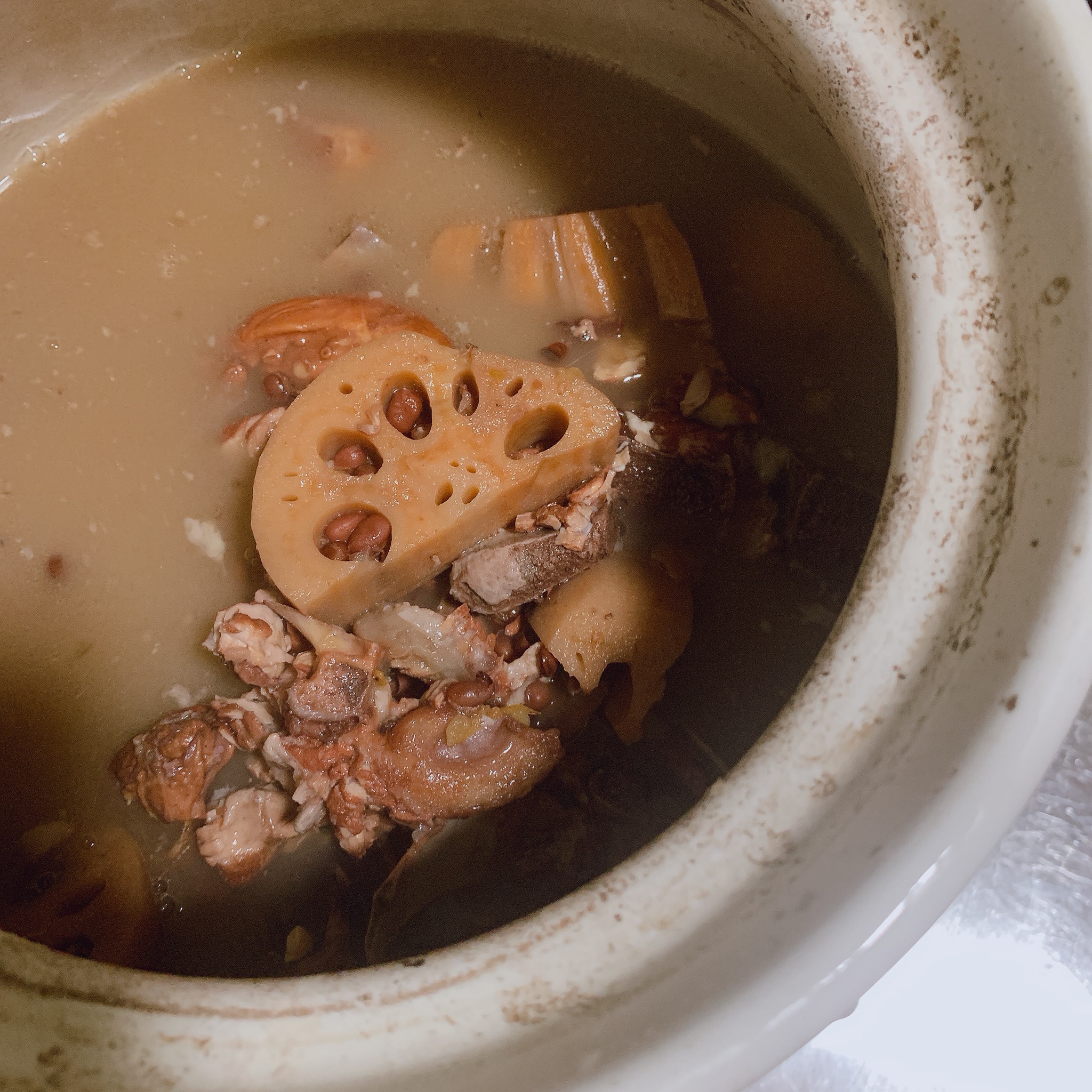 🐙章鱼莲藕猪骨汤的做法