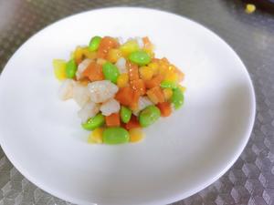 青豆玉米胡萝卜菠萝炒虾仁的做法 步骤6