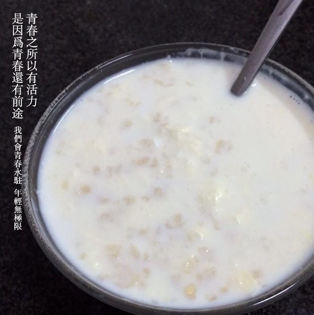 牛奶桂格燕麦粥的做法