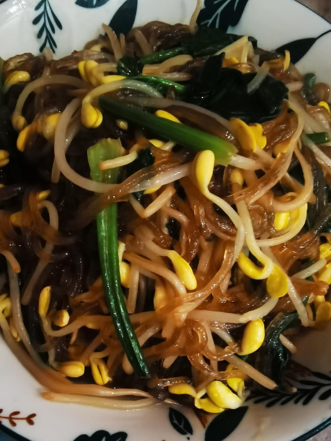 黄豆芽炒粉条