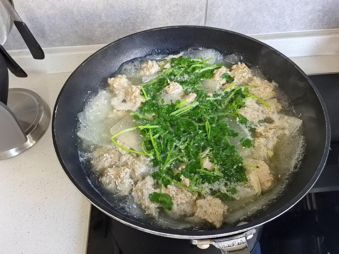 巨鲜美的冬瓜丸子汤