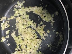清炒花椰菜的做法 步骤5