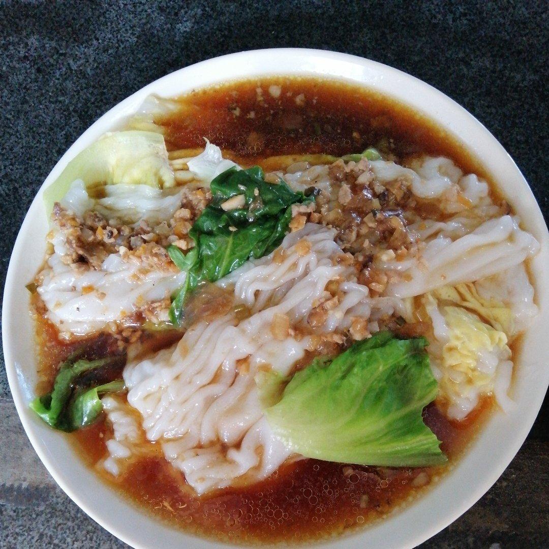 肠粉技术，从  酱汁  到  粉皮  到  蒸制  (网红肠粉一条龙最详细的做法，用此方子开店不是问题)。