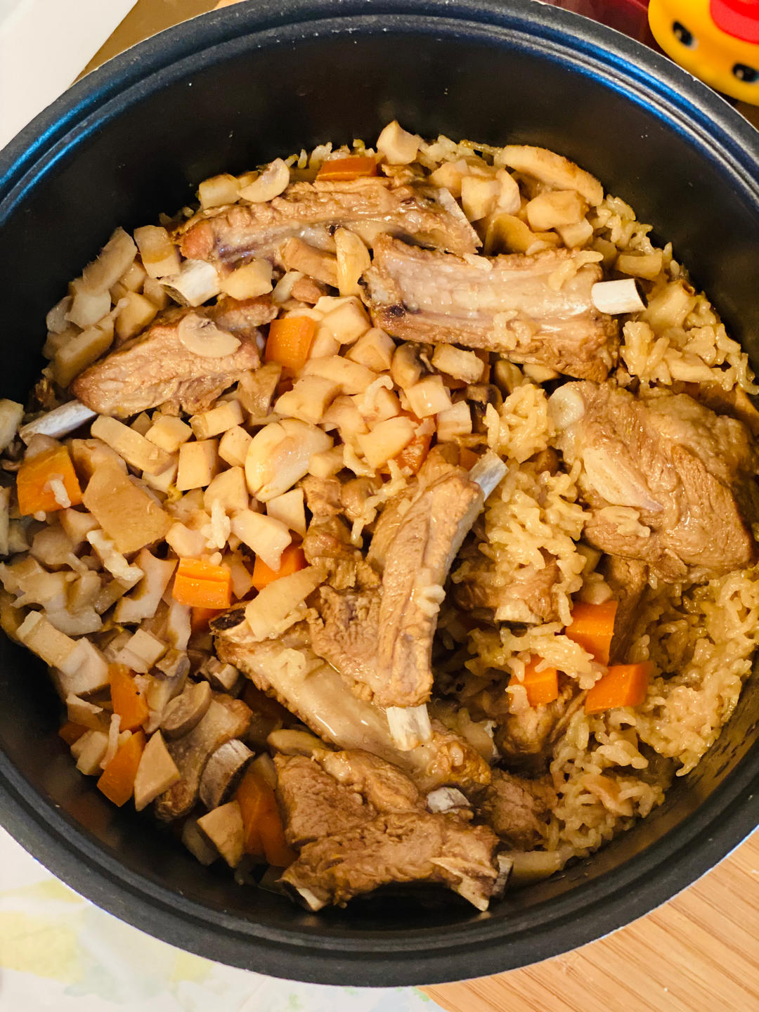 喷香排骨焖饭（爆好吃）