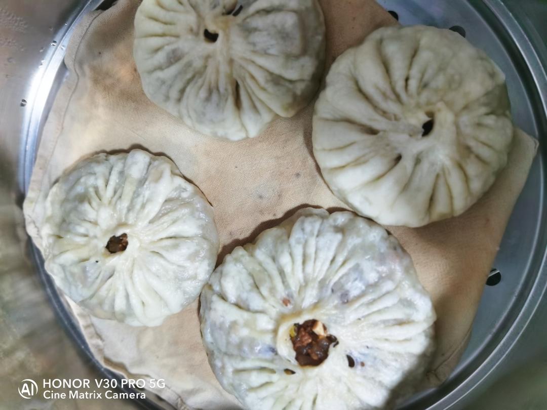 猪肉粉条豆腐包子