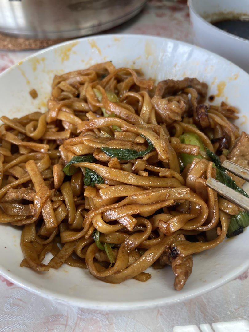 老上海味道—鸡毛菜肉丝炒面