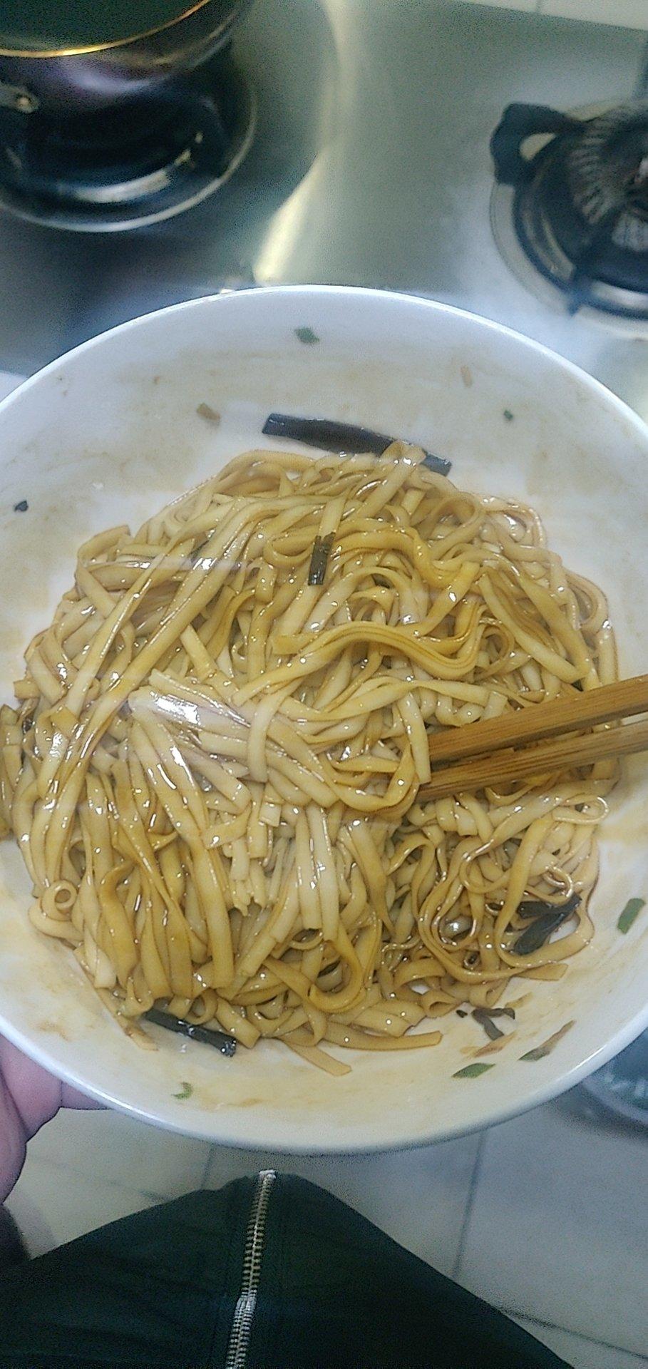 葱油拌面Spring Onion Noodles