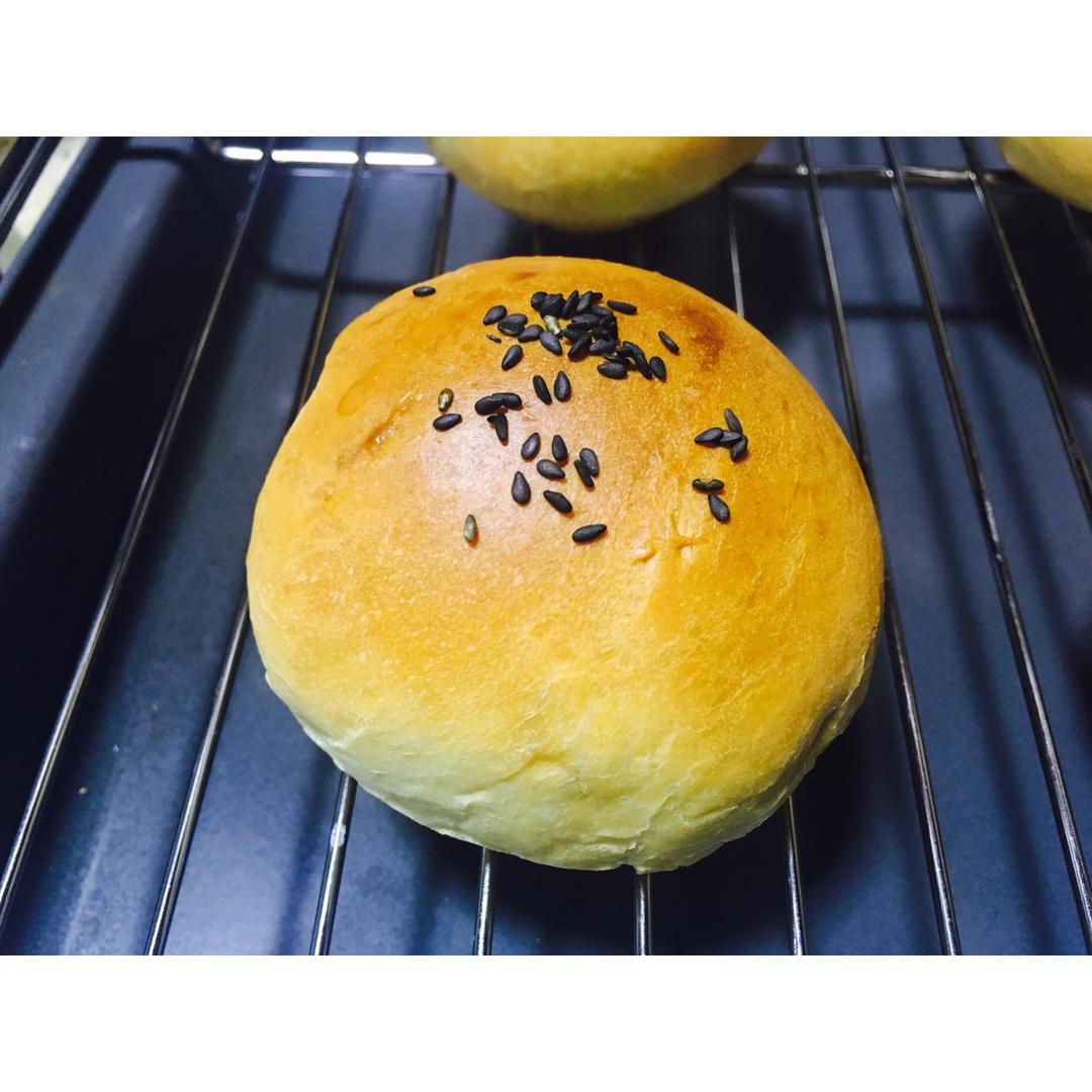 超软牛奶小餐包