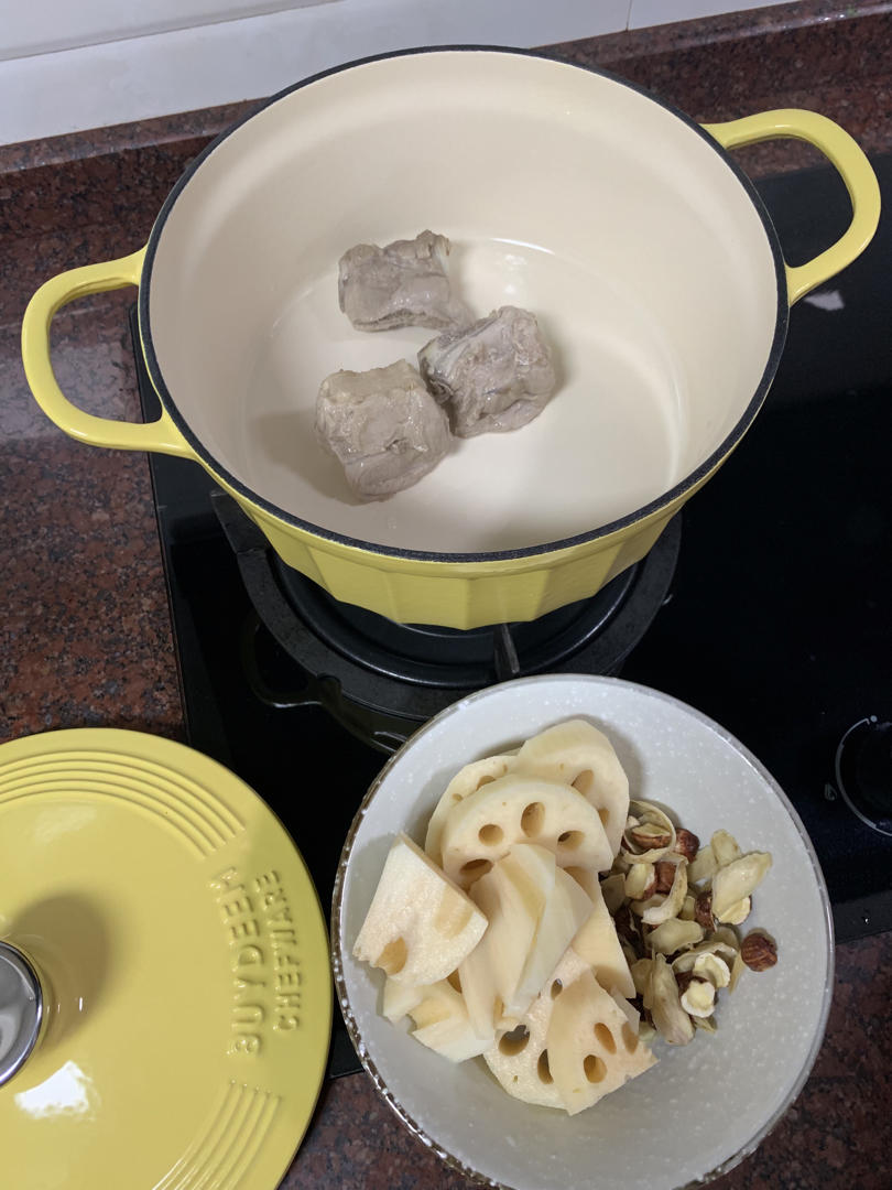 莲藕排骨汤【8月北鼎珐琅铸铁锅食谱】