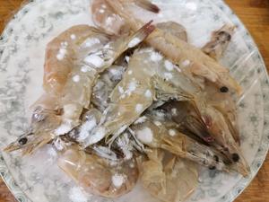 家庭版干锅香辣虾的做法 步骤3