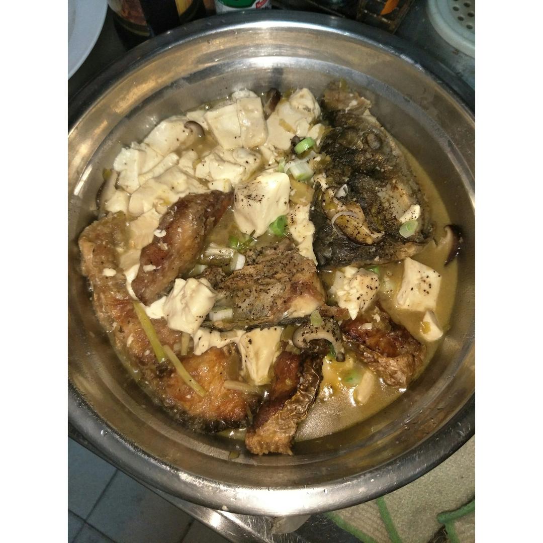 砂锅鱼头炖豆腐