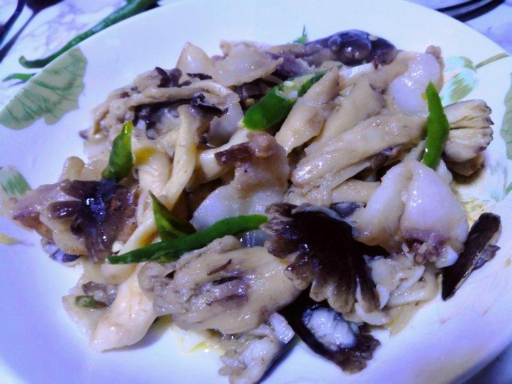 炒野生菌（牛肝菌）