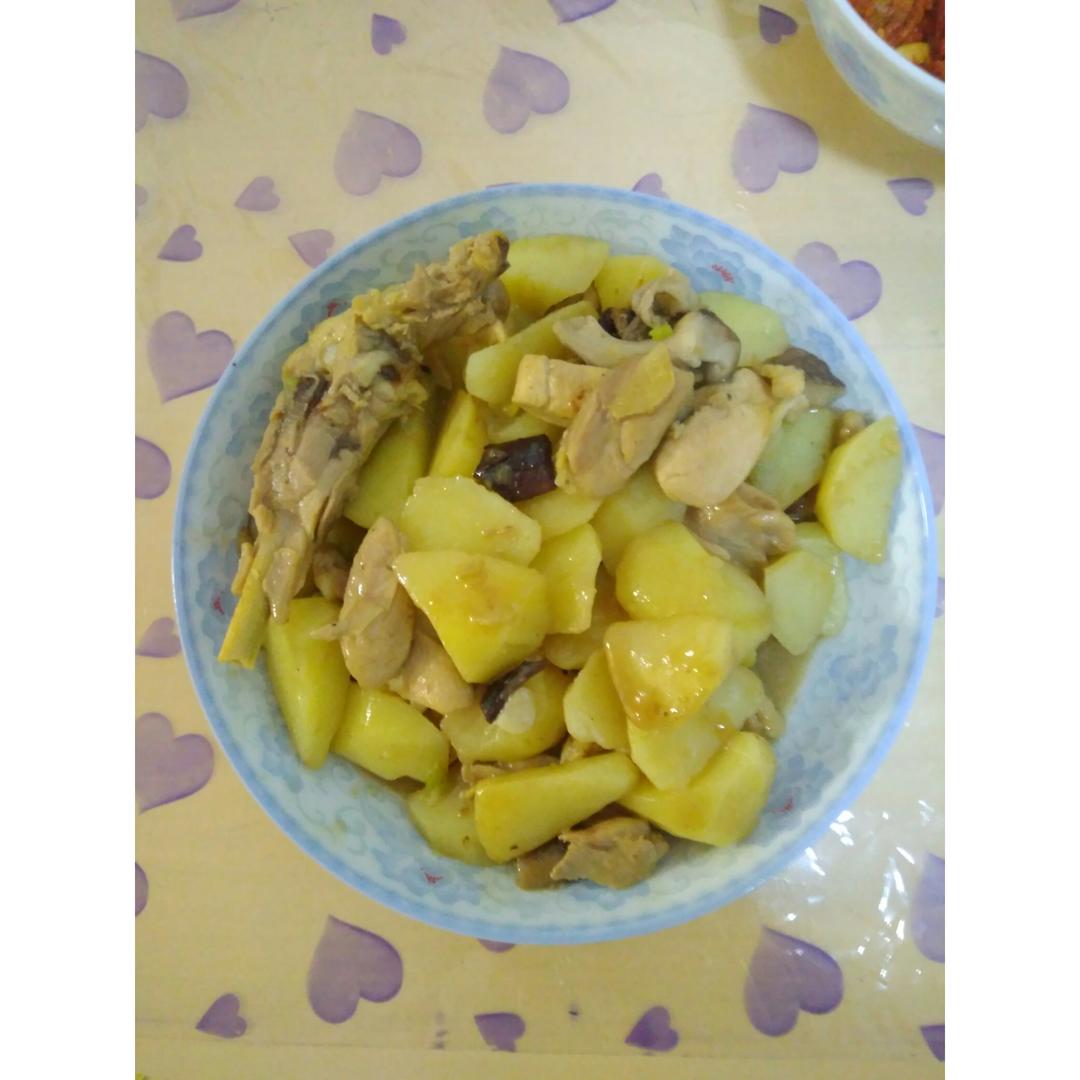 香菇土豆炖鸡块