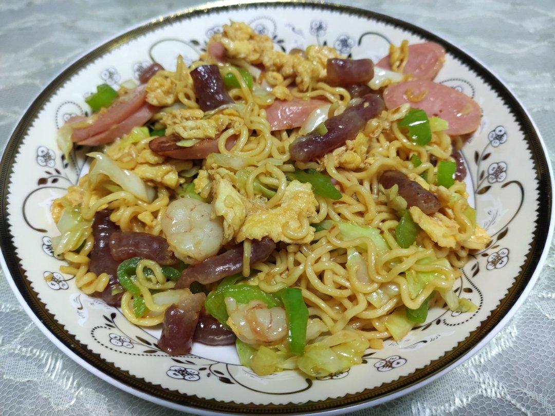 路边摊风味炒方便面