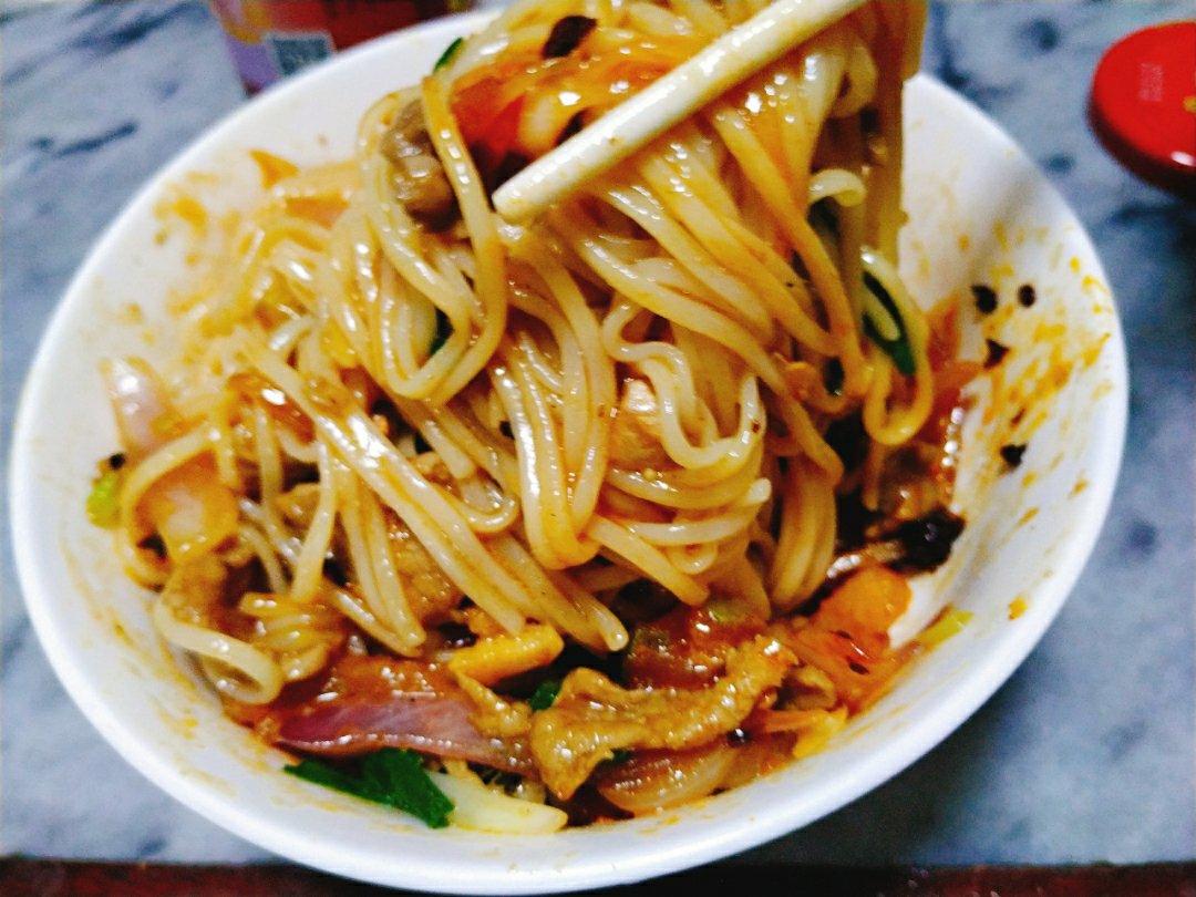 【小失食谱】孜然炒牛肉配重庆干溜小面