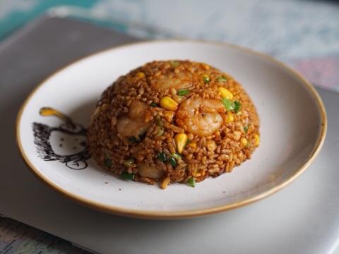 【鲜虾酱油炒饭】