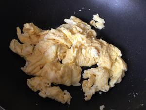 木耳西红柿炒鸡蛋的做法 步骤6