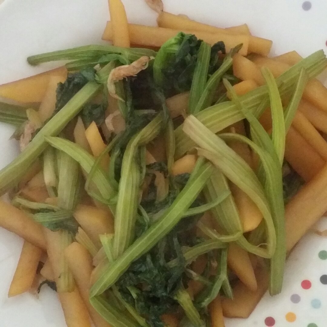 土豆条炒芹菜条