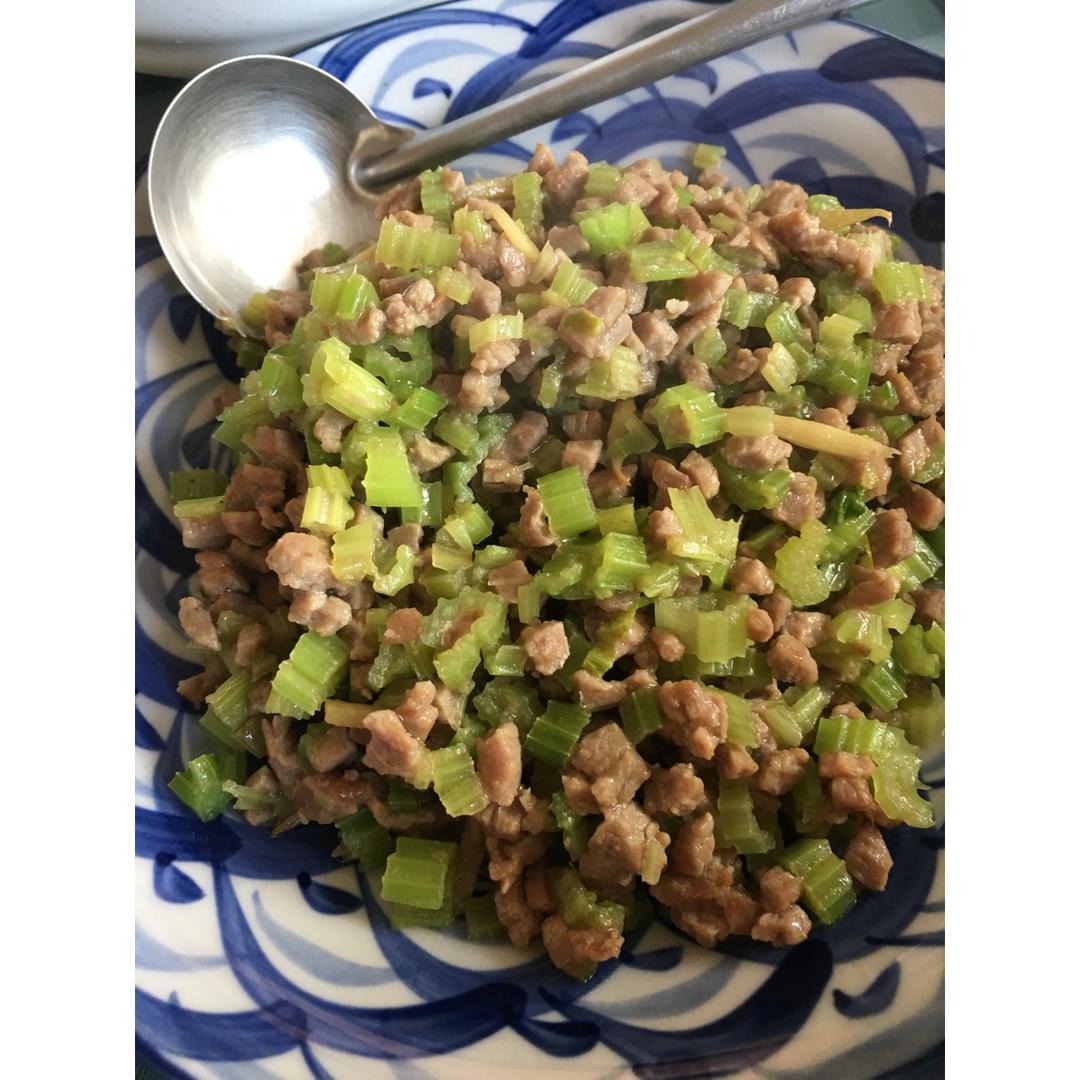 芹菜牛肉末「下饭神器」