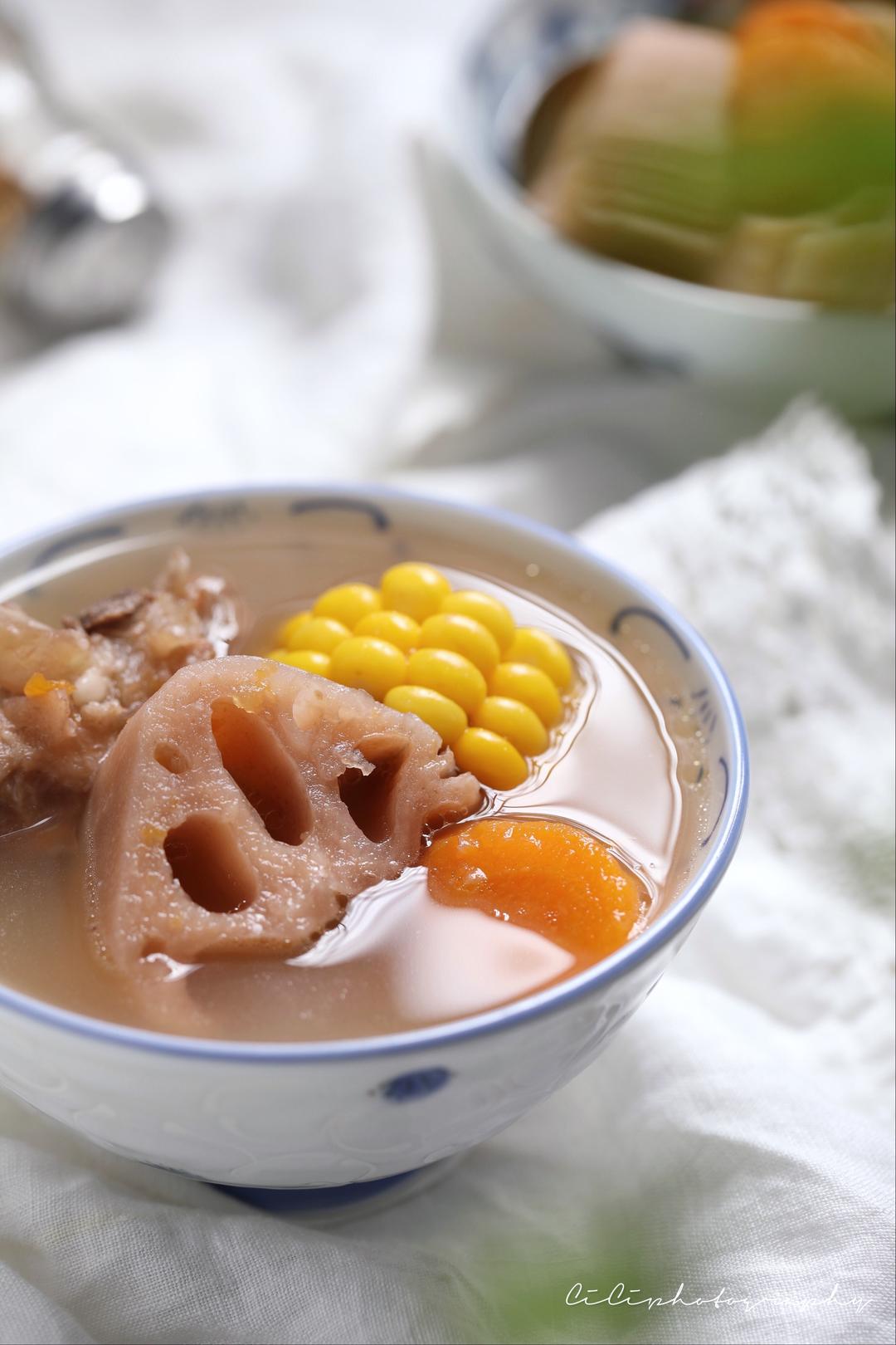 【莲藕猪骨汤】清甜滋润的做法