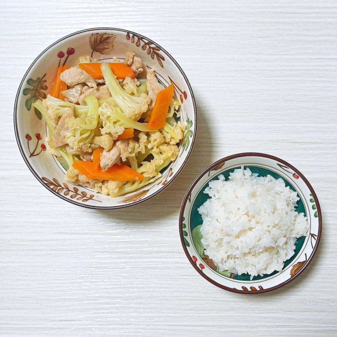 干煸菜花（花菜炒肉）