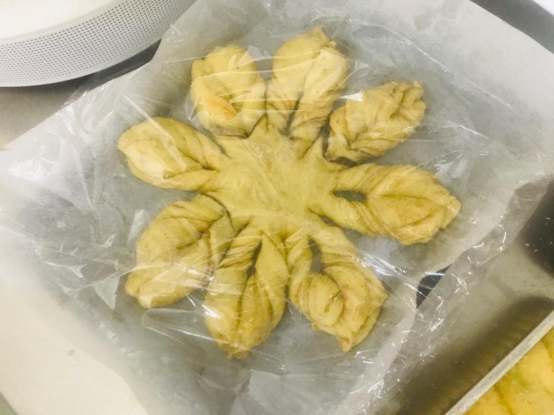 【小高姐】蒜香浓郁 造型优美 不用揉出手膜的面包