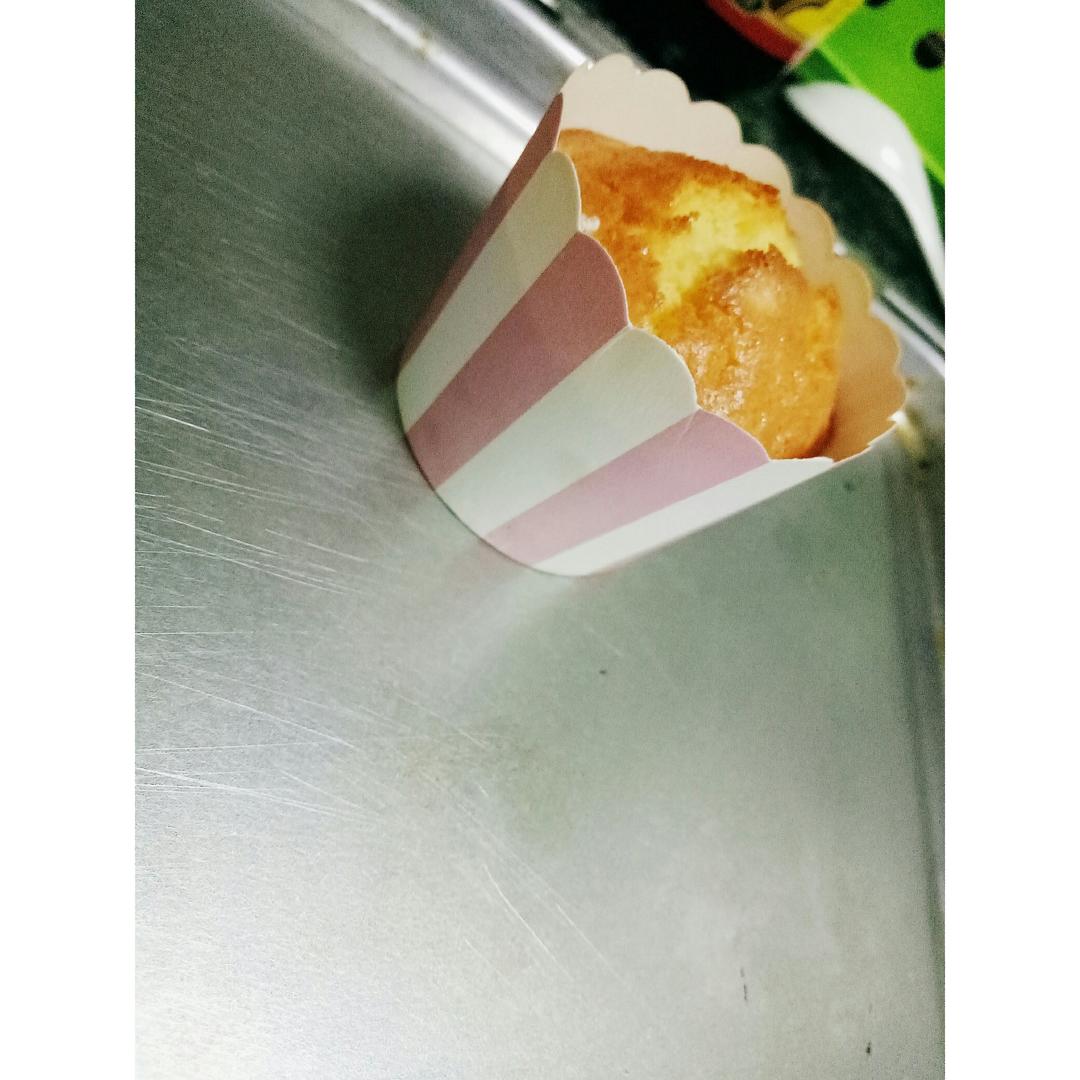 不会回缩的纸杯蛋糕--海氏烤箱定制