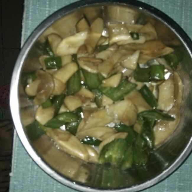 青椒素炒杏鲍菇