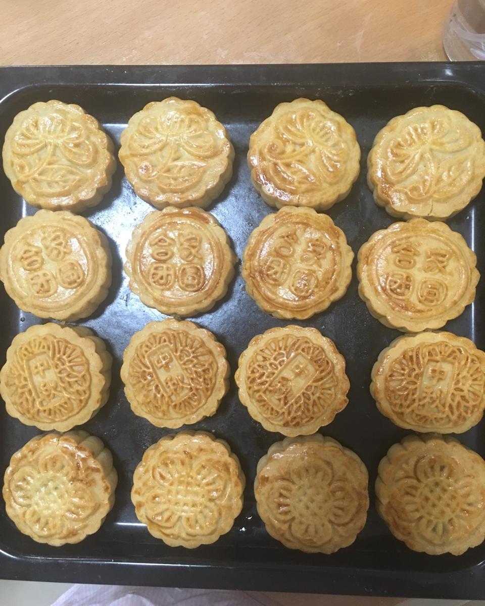 金沙奶黄月饼