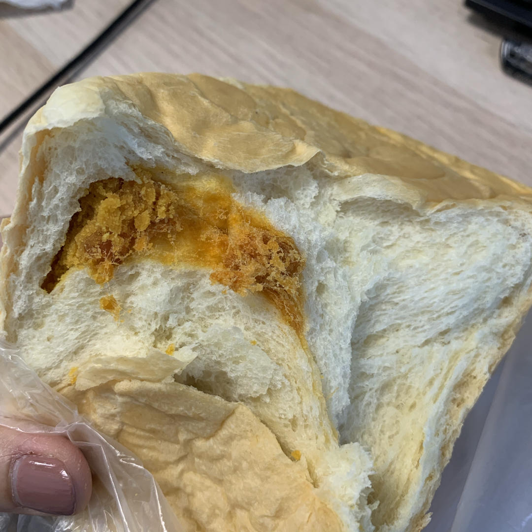 无敌好吃的蛋黄肉松吐司