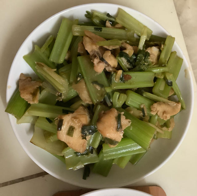西芹炒鸡胸肉