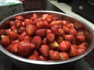 草莓罐头的做法 步骤2