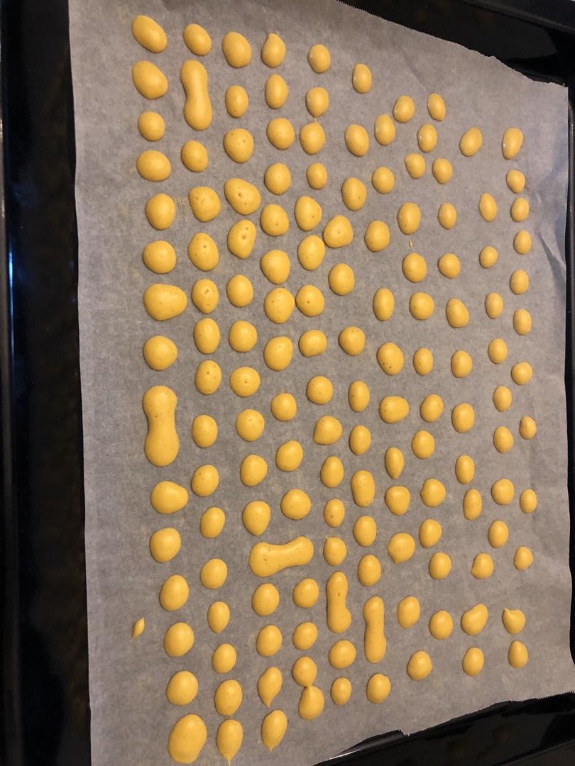 入口即化的无添加蛋黄溶豆