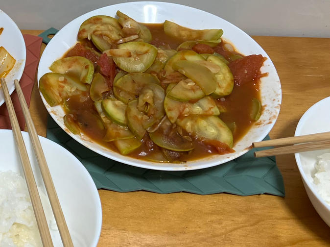 西红柿炒西葫芦